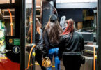 Servei d'autocar gratuït i a demanda a les festes majors de Cornellà de Llobregat.